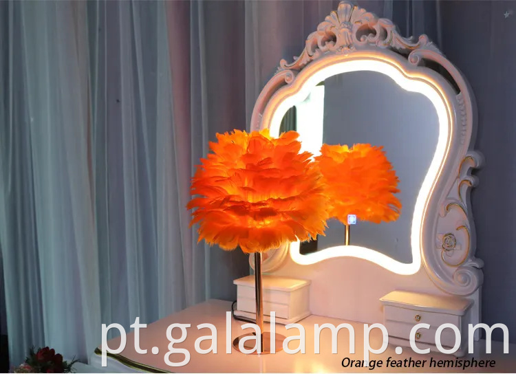 Lâmpada de mesa de penas de ouro rosa elegante para quartos elegantes